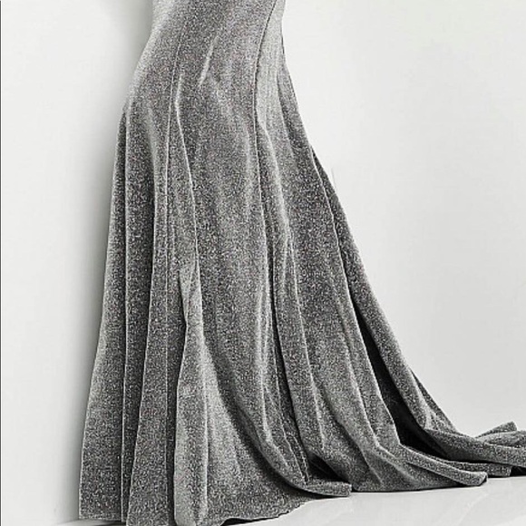 Fabulous silver evening gown - Picture 4 of 4